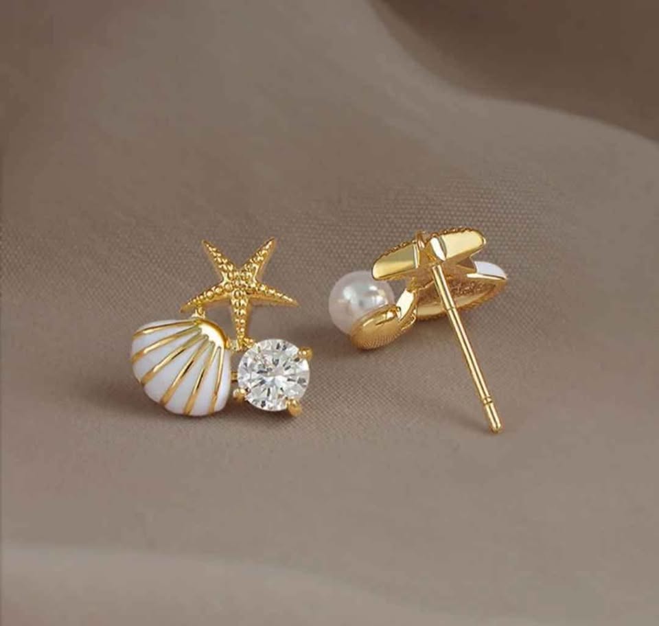 Charming Seashell & starfish Stud Earrings.