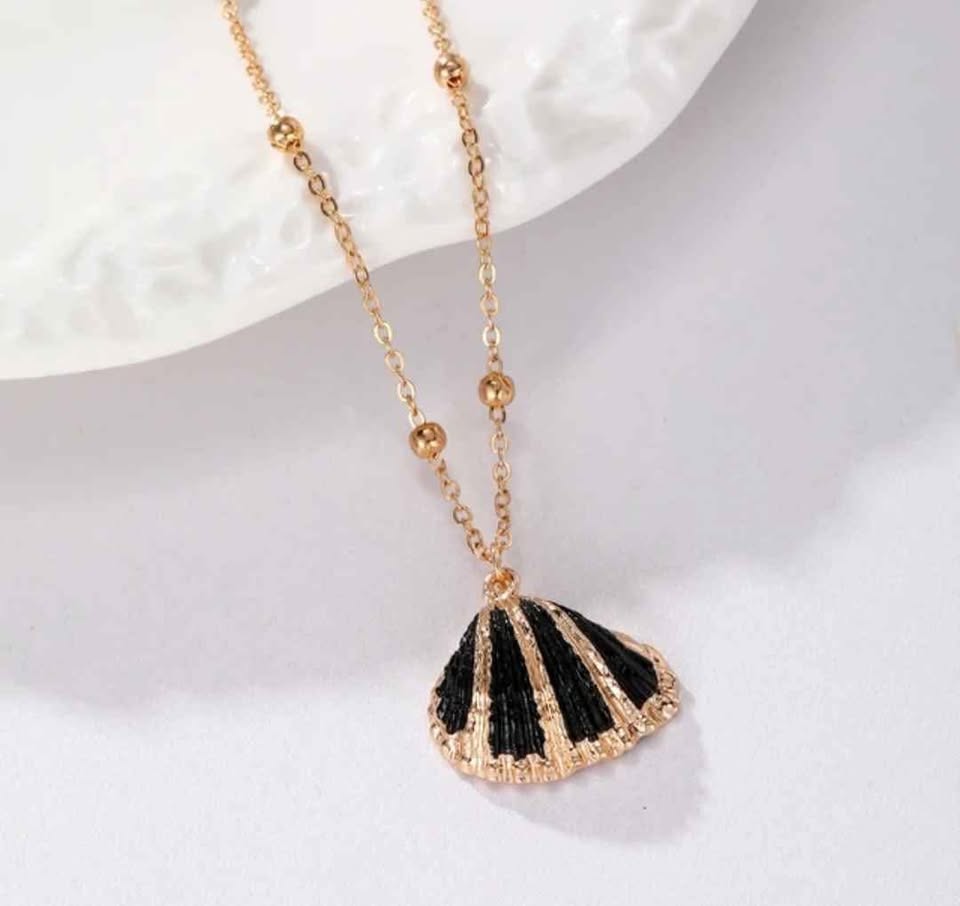 Black Shell Necklace